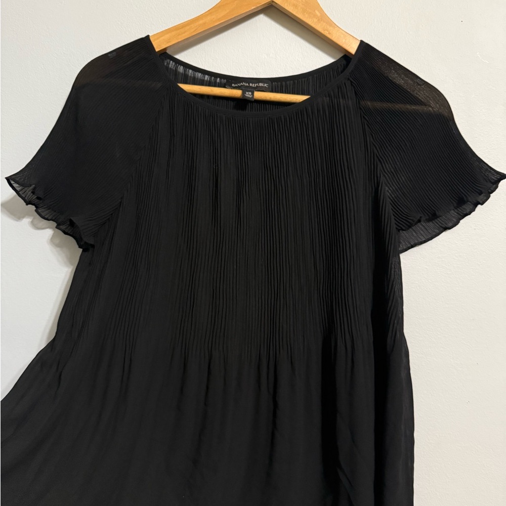 Banana Republic Sheer Black Pleated Tunic Short Sleeve Shirt